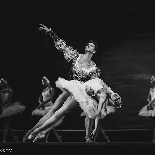 Liudmila Konovalova and Matthew Golding performing in 'Swan Lake.' Courtesy of Liudmila Konovalova, Copyright 2016.
